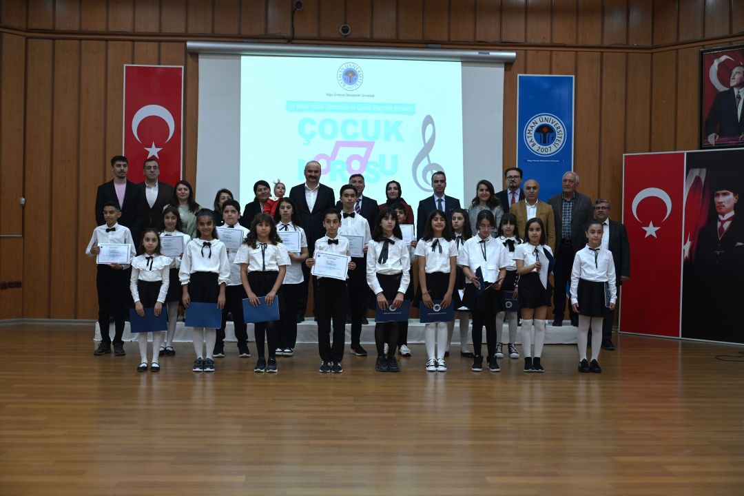  Batman Üniversitesi Çocuk Korusundan 23 Nisan Konseri
